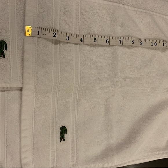 Guest towel set white Lacoste towel set. - Picture 6 of 9